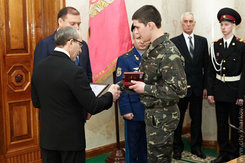 Батькам загиблого Володимира Березюка і його товаришам по службі вручили нагороди - 14