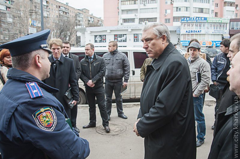 До суботи біля вокзалу Левада впорядкують територію