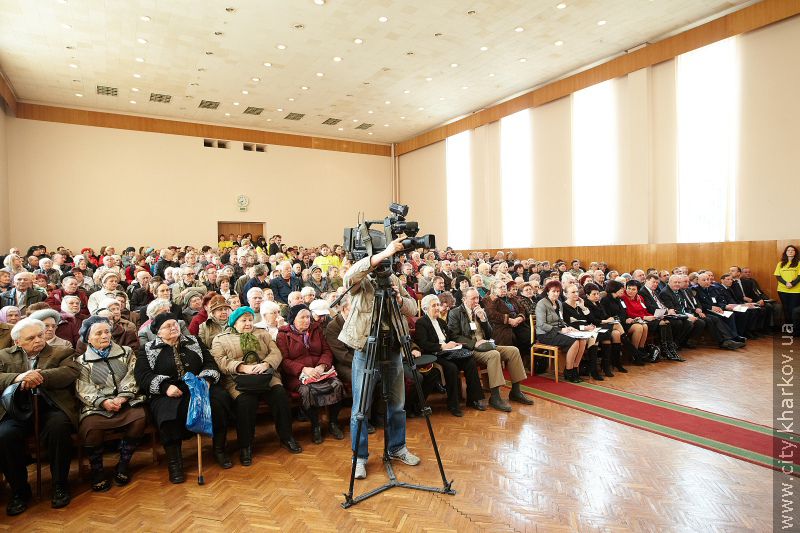 Геннадій Кернес провів зустріч з ветеранами Орджонікідзевського району - 18