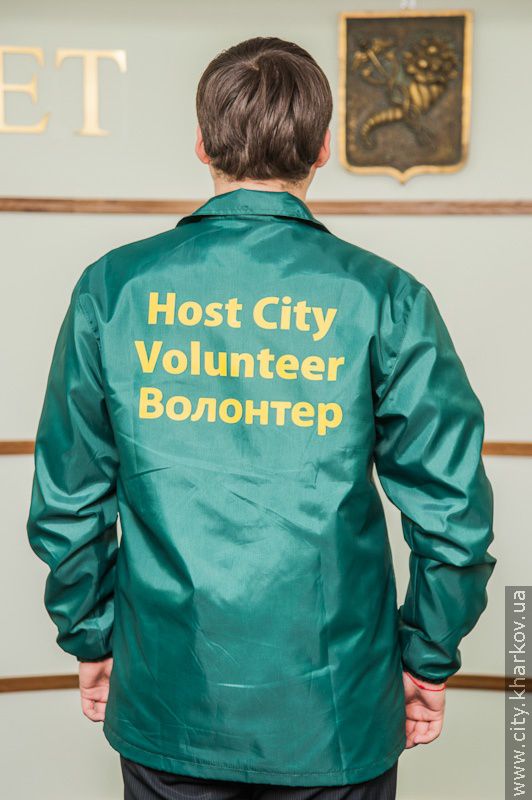 У харківських волонтерів Євро-2012 з'явилася своя форма - 1