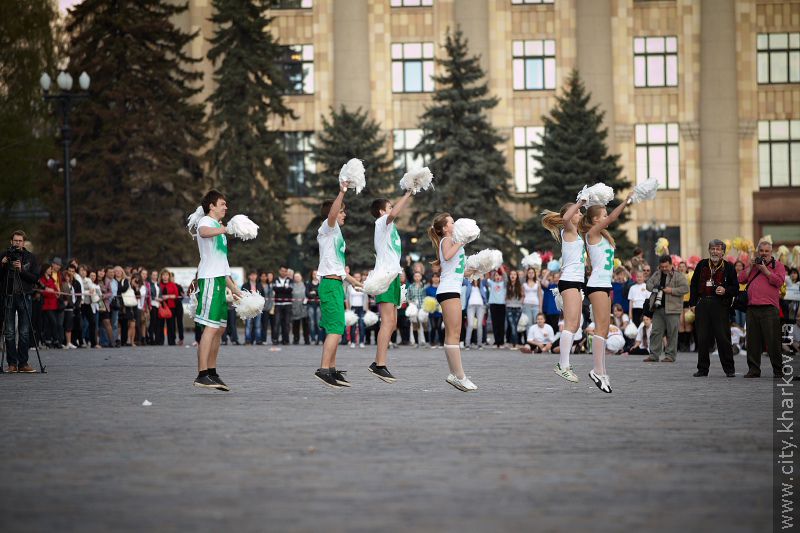 Харківські черлідери та волонтери встановили новий рекорд України - 9