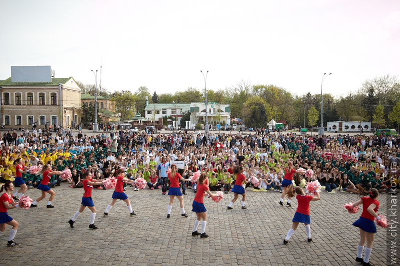 Харківські черлідери та волонтери встановили новий рекорд України - 44