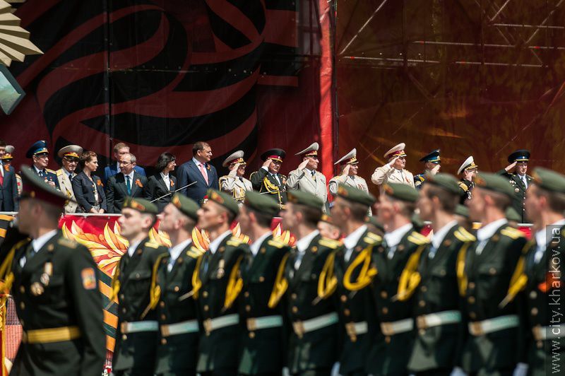 На майдані Свободи пройшов військово-театралізований парад - 3