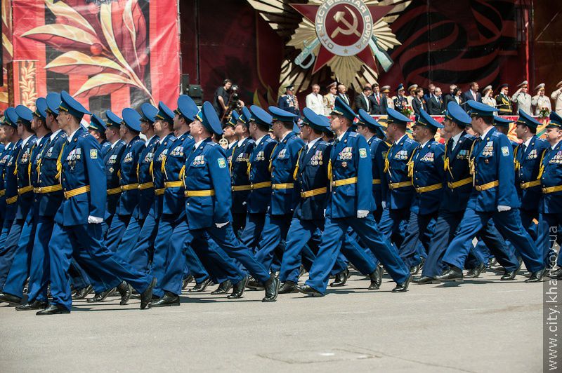 На майдані Свободи пройшов військово-театралізований парад - 5