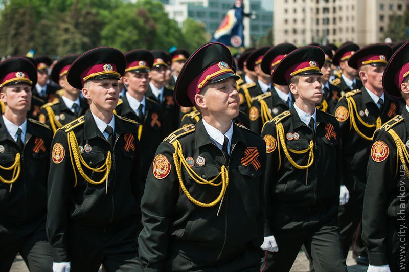 На майдані Свободи пройшов військово-театралізований парад - 14