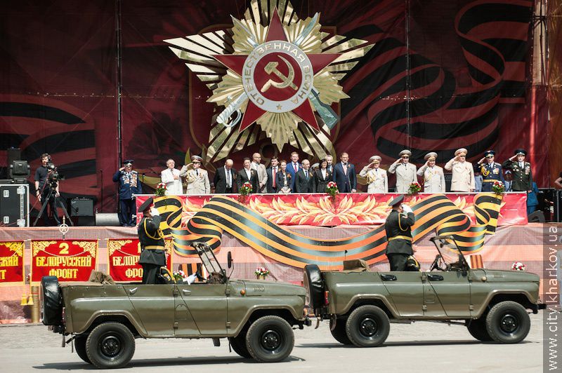 На майдані Свободи пройшов військово-театралізований парад - 21