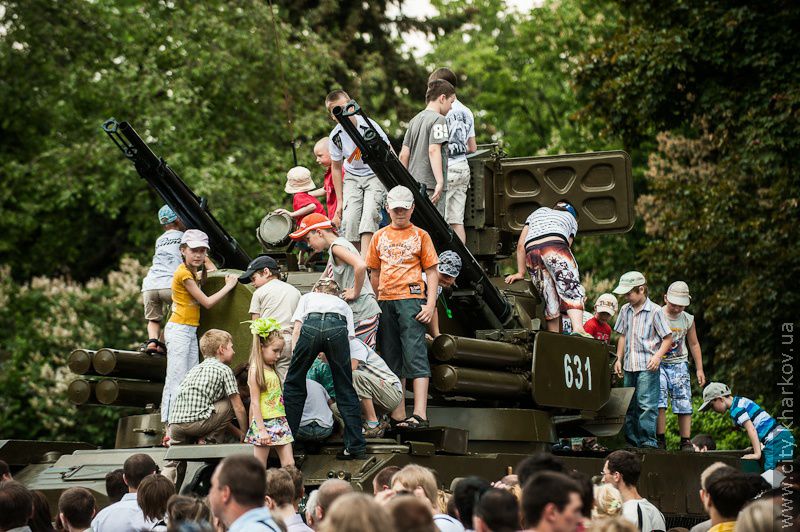 На майдані Свободи пройшов військово-театралізований парад - 26