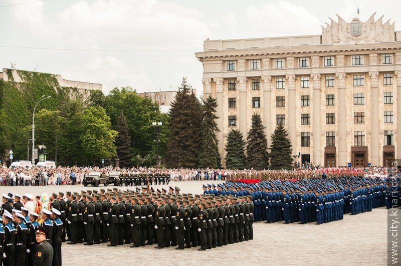 На майдані Свободи пройшов військово-театралізований парад - 55