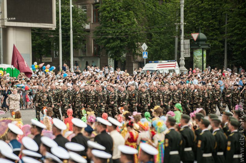 На майдані Свободи пройшов військово-театралізований парад - 67