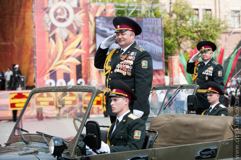 На майдані Свободи пройшов військово-театралізований парад - 73