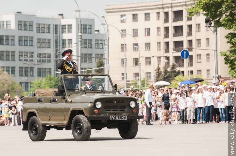 На майдані Свободи пройшов військово-театралізований парад - 80