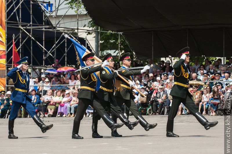 На майдані Свободи пройшов військово-театралізований парад - 85