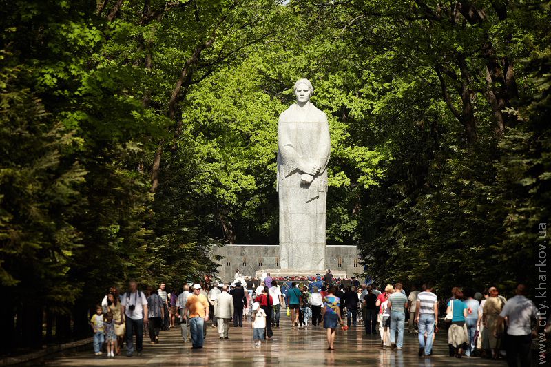 На Меморіалі Слави вшанували пам'ять загиблих за Вітчизну