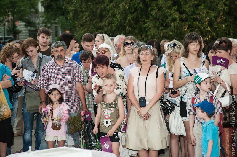 Ален Делон залишив відбитки долонь для Алеї почесних гостей «Харьковской сирени» - 32