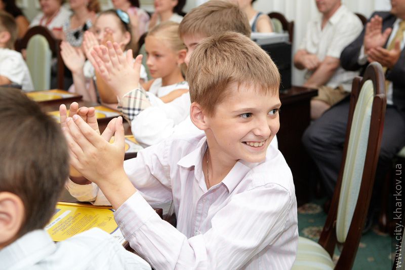 Геннадій Кернес нагородив переможців акції до Євро-2012
