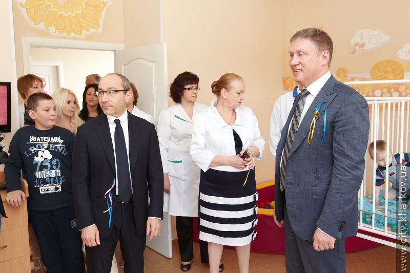 Геннадій Кернес привітав маленьких пацієнтів лікарні №17 - 1