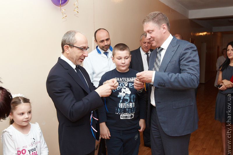 Геннадій Кернес привітав маленьких пацієнтів лікарні №17 - 15