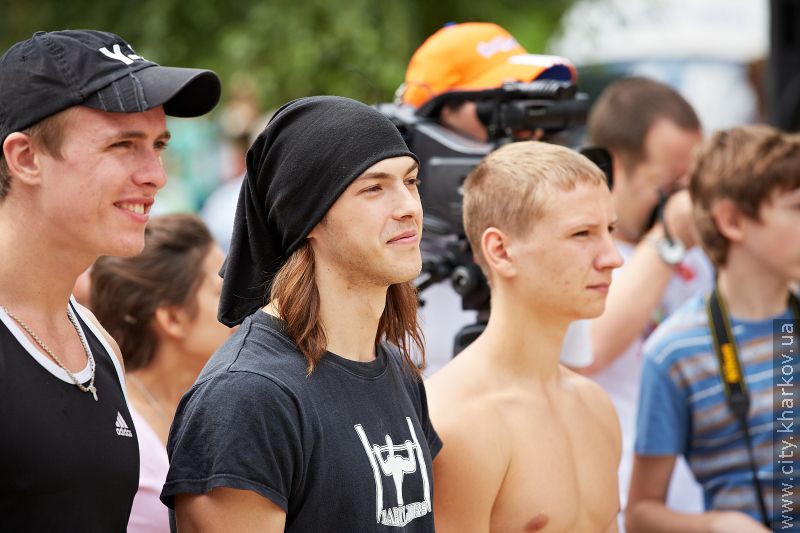 У Саржиному яру проходить турнір з street workout