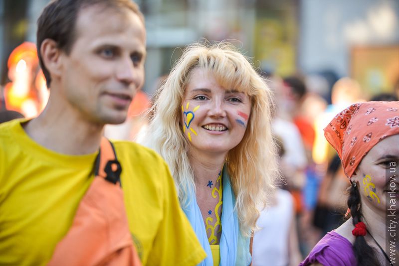 50 тисяч уболівальників пройшли маршем до стадіону «Металіст» - 5