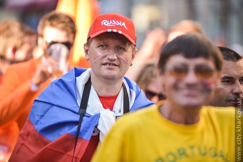 50 тисяч уболівальників пройшли маршем до стадіону «Металіст» - 13