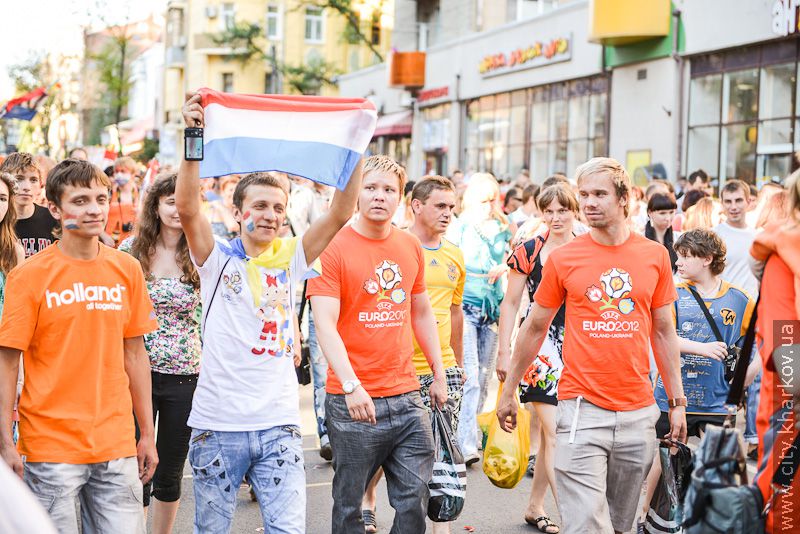 50 тисяч уболівальників пройшли маршем до стадіону «Металіст» - 39