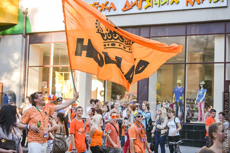 50 тисяч уболівальників пройшли маршем до стадіону «Металіст» - 44