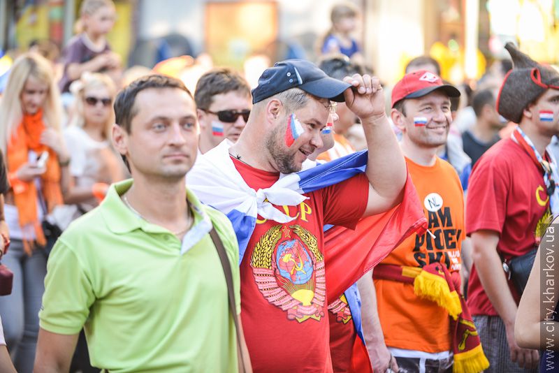 50 тисяч уболівальників пройшли маршем до стадіону «Металіст» - 46