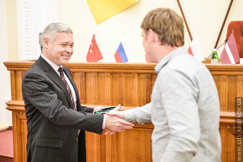 Ігор Терехов вручив сертифікати іноземним волонтерам Євро-2012