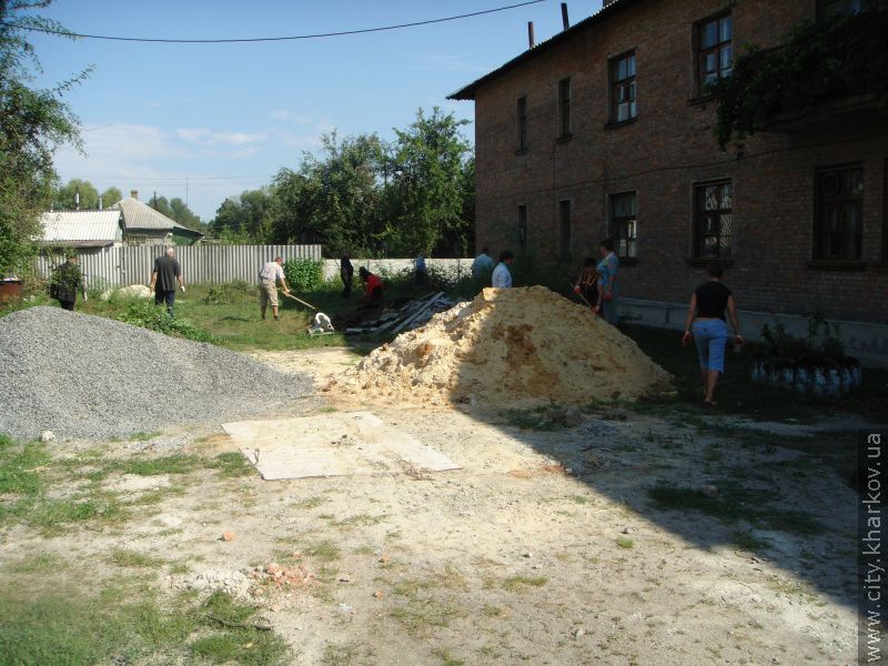 У лікарнях Ленінського району пройшов суботник 