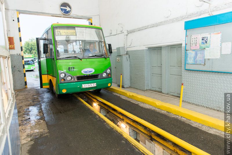 Маршрутні автобуси та їх водії щодня проходять ретельний огляд - 11