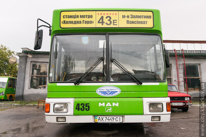 Маршрутні автобуси та їх водії щодня проходять ретельний огляд - 22