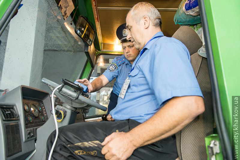 Маршрутні автобуси та їх водії щодня проходять ретельний огляд - 38