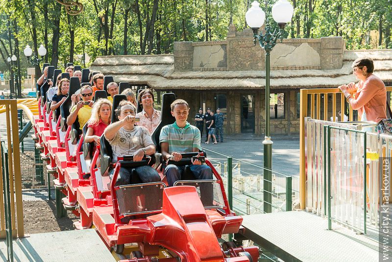 Харківські журналісти проїхалися на атракціонах у парку Горького - 3
