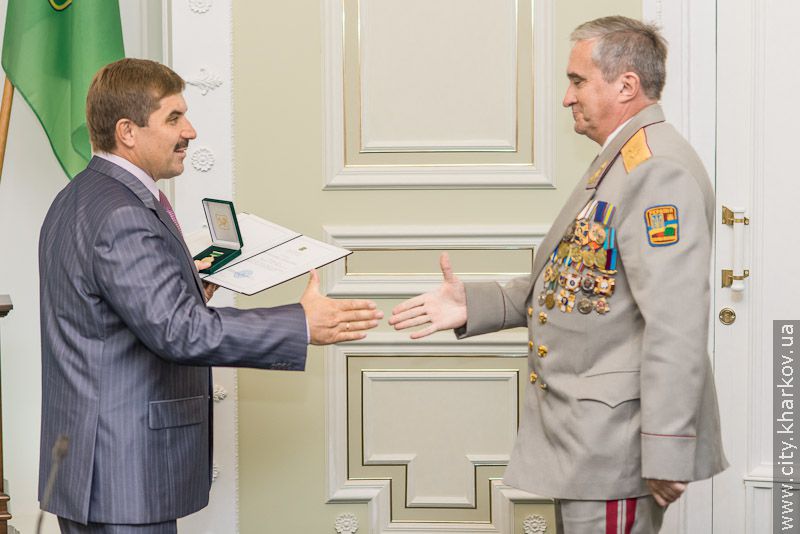 Харків'ян привітали зі святами та нагородили почесними грамотами - 15