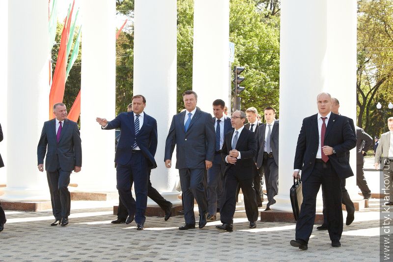 Віктор Янукович ознайомився з оновленим парком імені Горького