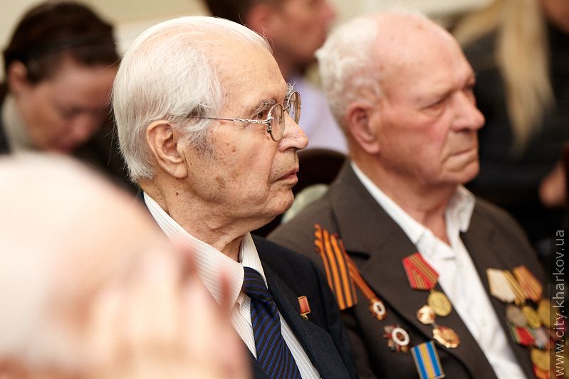 Геннадій Кернес привітав ветеранів з Днем визволення Харкова - 17