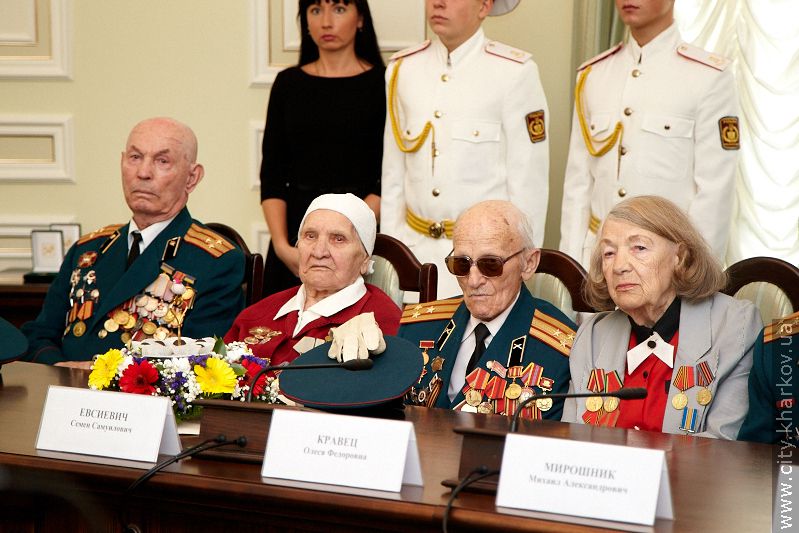 Геннадій Кернес привітав ветеранів з Днем визволення Харкова - 50