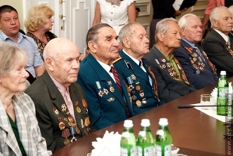 Геннадій Кернес привітав ветеранів з Днем визволення Харкова - 65