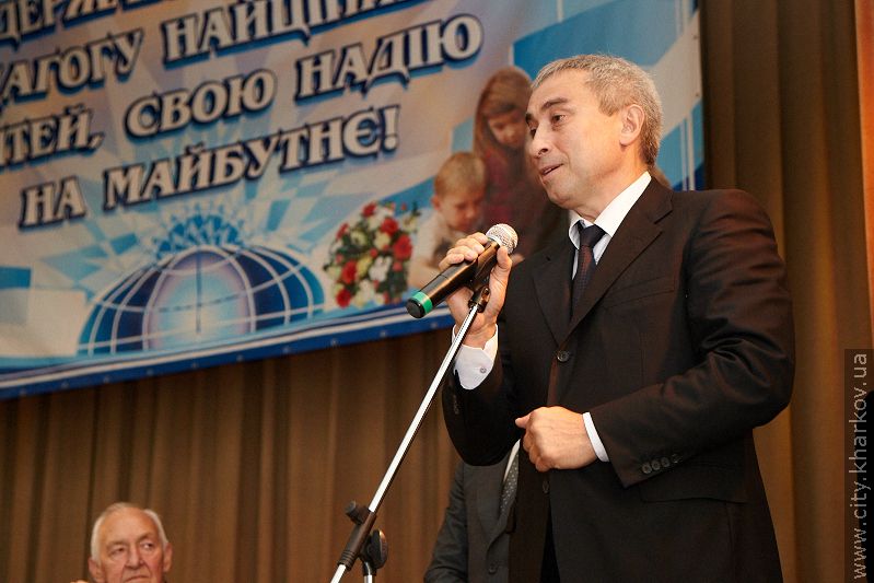 Геннадій Кернес нагородив найкращих учнів та вчителів Харкова - 1