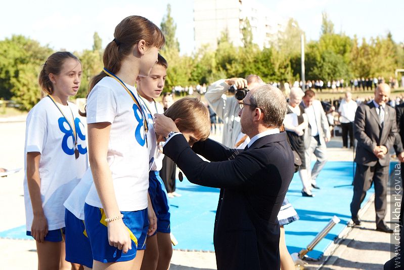 У школі №51 відбулася святкова лінійка - 4