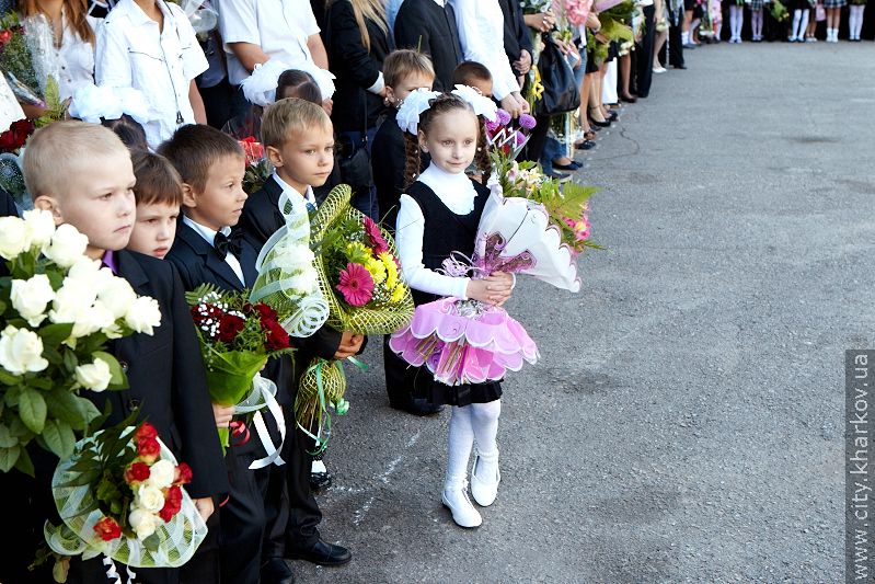 У школі №51 відбулася святкова лінійка - 10