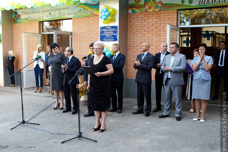 У школі №51 відбулася святкова лінійка - 17
