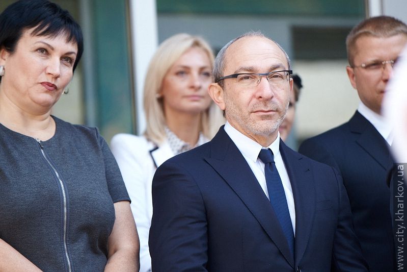 Геннадій Кернес привітав з Днем знань учнів гімназії №45 - 15