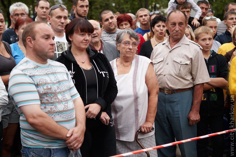 Міський голова зустрівся з жителями пошкодженого вибухом будинку - 4