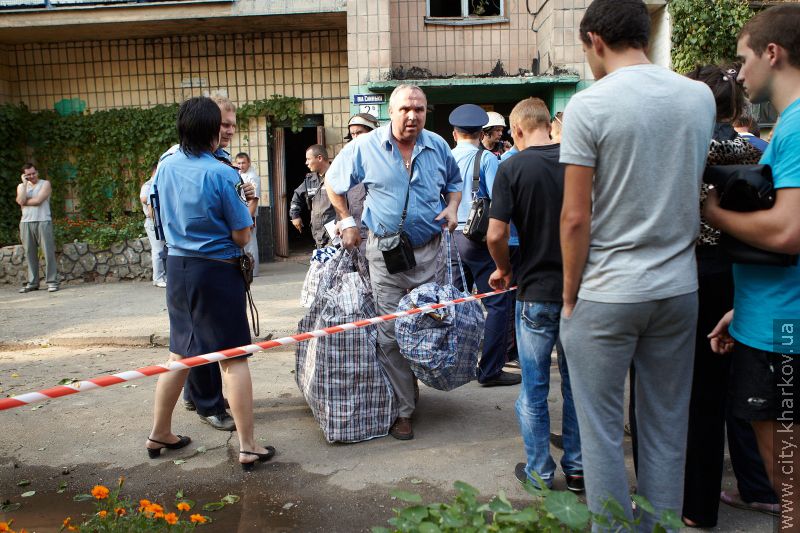Міський голова зустрівся з жителями пошкодженого вибухом будинку - 19