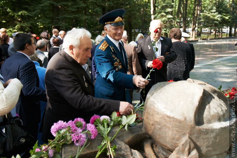 На меморіалі у Лісопарку поклали квіти з нагоди Дня партизанської слави - 14