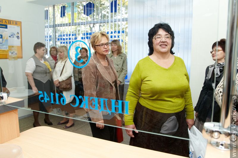 Оновлене поштове відділення відкрили в Дзержинському районі - 3