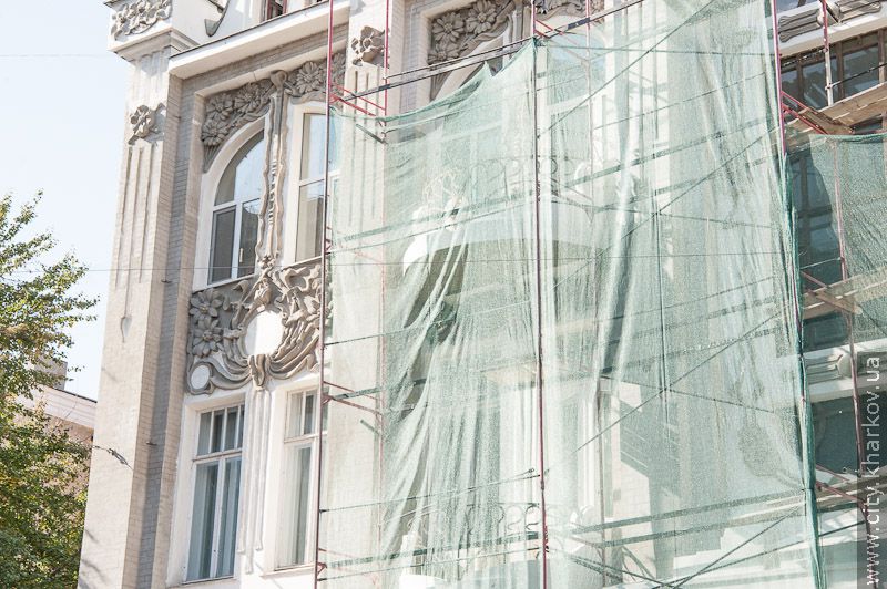 У Харкові приводять до ладу фасади будинків на центральних вулицях - 8