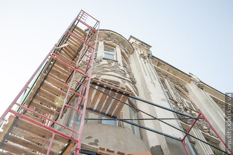 У Харкові приводять до ладу фасади будинків на центральних вулицях - 10