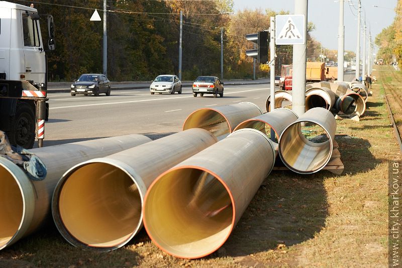 У районі Харківського авіазаводу ремонтують водогін